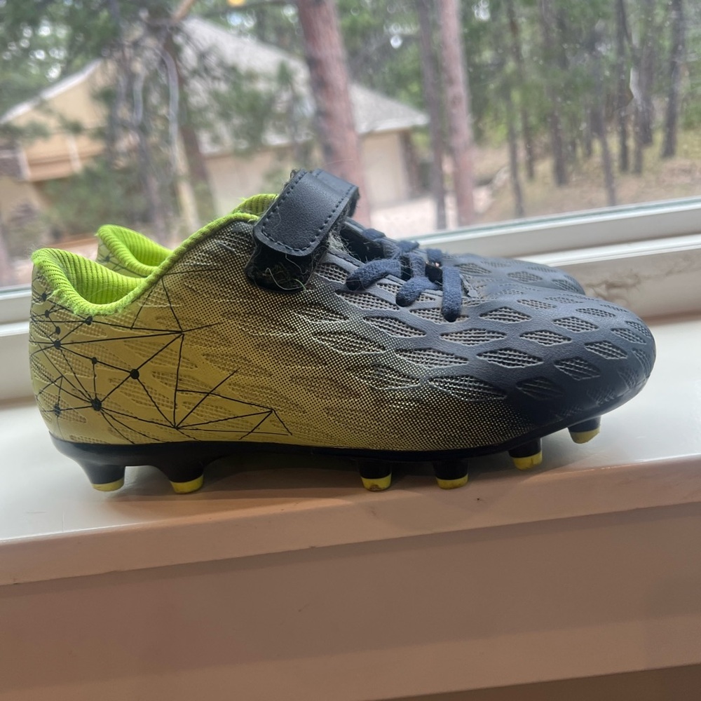 Boys cleats